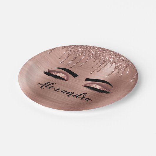 Rose Gold Glitter Sparkle Eyelashes Monogram Name Pappteller (Schrägansicht)