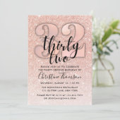 Rose Gold Glitzer 32. Geburtstag Einladung (Stehend Vorderseite)