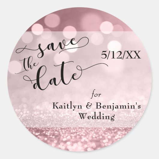 Rose Gold Glitzer Bokeh & Typografie Save the Date Runder Aufkleber (Vorderseite)