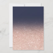 Rose Gold Glitzer eleganter marineblauer Chic Swee Einladung (Rückseite)