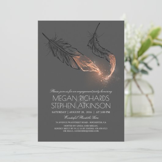 Rose Gold Glitzer Feathers Engagement Party Einladung (Stehend Vorderseite)