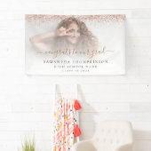 Rose Gold Glitzer Foto Script 2024 Abschluss Banner (Insitu)