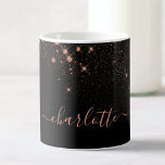 Rose Gold Glitzer Funkelnd Elegantes Glamour Scrip Kaffeetasse<br><div class="desc">Erstellen Sie Ihre eigene personalisierte Tasse für den Diamantcocktail in Schwarz und Rose mit Ihrem benutzerdefinierten,  modernen,  handgeschriebenen Skriptnamen.</div>