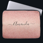 Rose Gold Glitzer glänzender Gradientenname Laptopschutzhülle<br><div class="desc">Mädchen und elegant. Eine Rose goldene Farbverlauf Imitat Glitzer Muster. Personalisieren Sie Ihren Namen und fügen Sie ihn hinzu. Der Name ist mit einem modernen handgeschriebenen Stilskript geschrieben. Dunkle Rose goldfarbene Buchstaben. Um die Swashes behalten, löschen Sie nur den Beispielnamen, verlass die Leerzeichen oder Emoji's vor und nach dem Namen....</div>