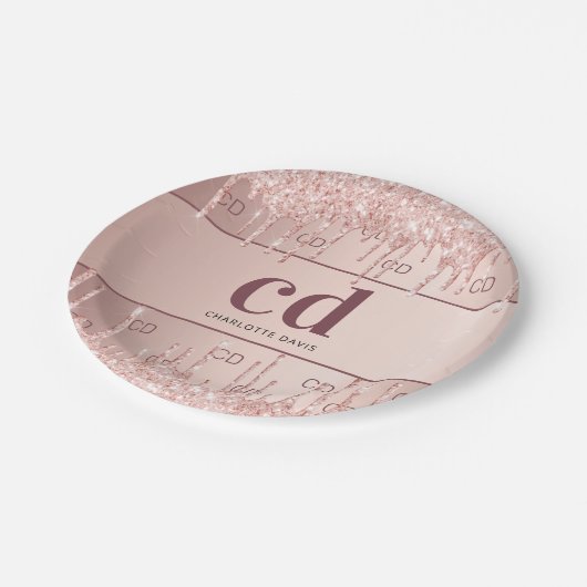 Rose Gold Glitzer Monogramm Pappteller (Schrägansicht)