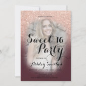 Rose Gold Glitzer ombre burgundy Foto Sweet 16 Einladung (Vorderseite)