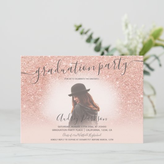 Rose Gold Glitzer Rosa Foto Abschluss Einladung (Stehend Vorderseite)