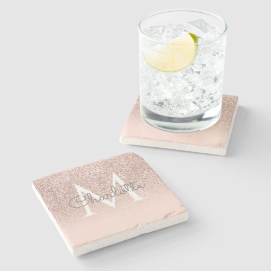 Rose Gold Glitzer Rosa Monogramm Steinuntersetzer (Seitenansicht)