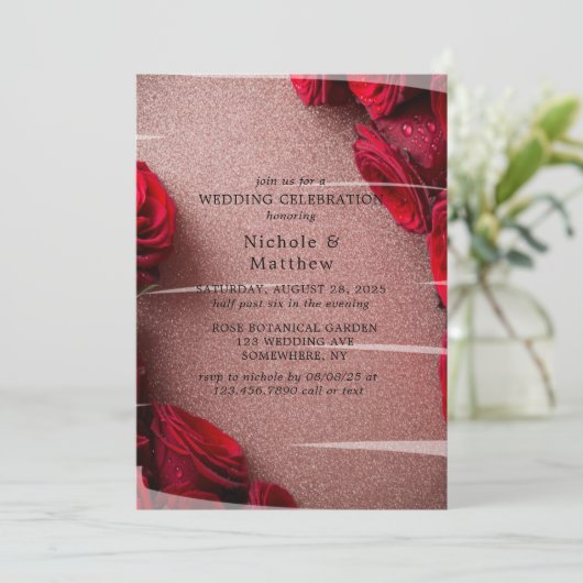 Rose Gold Glitzer & Rote Rosen Hochzeitsfeier Einladung (Stehend Vorderseite)