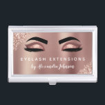Rose Gold Glitzer Sparkle Eyelash Lashes Visitenkarten Dose<br><div class="desc">Blush Pink - Rose Gold Funkelnd Glitzer Eyelashes Lashes Lashes Beauty Business Card mit weißer Schrift für das Monogramm auf der Rückseite. Die Blush Pink und Rose Gold Girly Glitzer Business Cards eignen sich ideal für eine moderne und elegante Eyelashes (Lashes) . Der Beruf kann geändert werden, um für jede...</div>