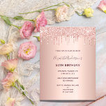 Rose Gold Glitzer Tropfen Einladung Postkarte<br><div class="desc">Eine moderne, stilvolle und glamouröse Einladung für die 50. Geburtstagsfeier einer Frau. Ein Imitat Rose gold metallische Hintergrund mit einem eleganten Imitat Rose Gold Glitzer Tropfen, Farbe Tropfen aussehen. Der Name ist mit einer modernen dunklen Rose goldfarbenen Handschrift geschrieben, die als Stilschrift dient. Vorlagen für einen Namen, Alter und Ihre...</div>