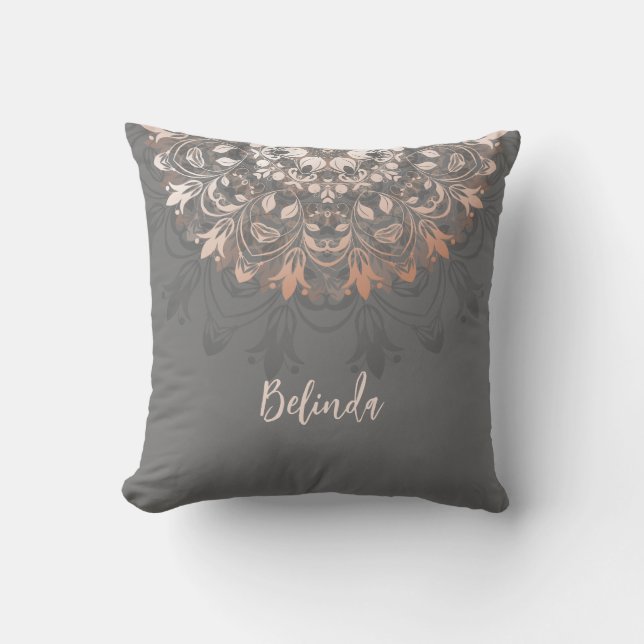 Rose Gold Gray Floral Mandala Monogram Kissen (Vorderseite)