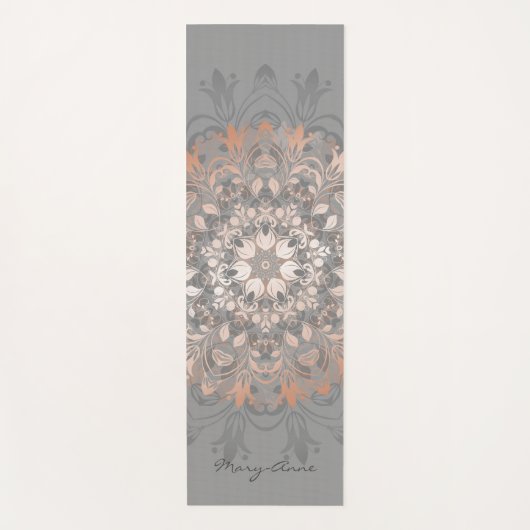 Rose Gold Gray Floral Mandala Monogram Yogamatte (Vorderseite)