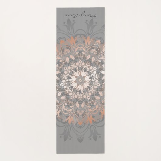 Rose Gold Gray Floral Mandala Monogram Yogamatte (Rückseite)