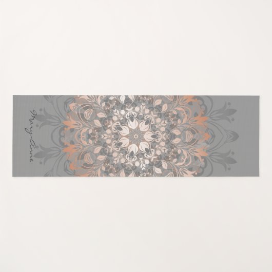 Rose Gold Gray Floral Mandala Monogram Yogamatte (Vorderseite (Horizontal))