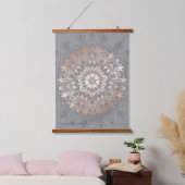 Rose Gold Gray Floral Mandala Wandteppich Mit Holzrahmen (Schlafzimmer)