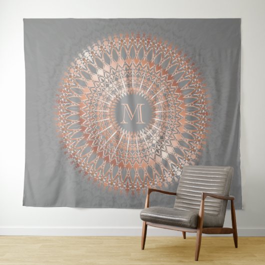 Rose Gold Gray Mandala Monogram Wandteppich (Beispiel (Horizontal))