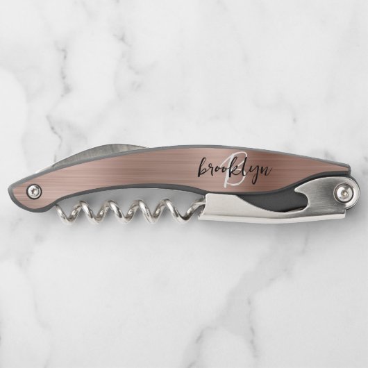 Rose Gold Imitats Pinselmetall Monogram Script Kellnermesser (Rückseite)