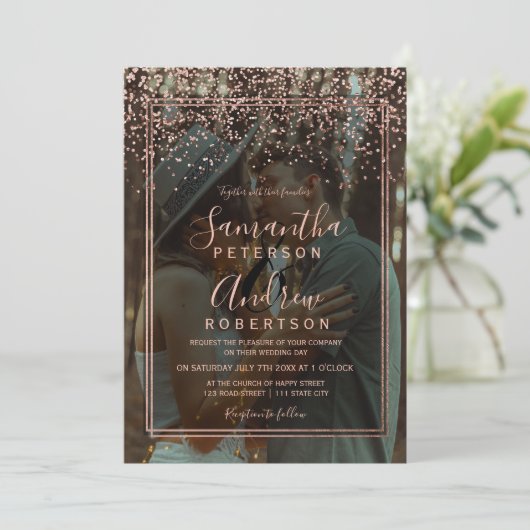 Rose Gold Konfetti Drehbuch Rand Foto Hochzeit Einladung (Stehend Vorderseite)