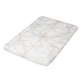 Rose Gold Marble Geometric Pattern Badematte (Schrägansicht)