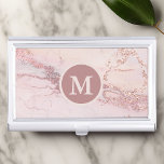 Rose Gold Marmor Mit Monogramm Visitenkarten Dose<br><div class="desc">Rose Gold Marmor Mit Monogramm Visitenkarte Fall. Dieser schicke Visitenkartenhalter für Frauen passt perfekt auf Ihren Schreibtisch oder in Ihre Handtasche. Personalisieren Sie mit Ihrem eigenen individuelle Name oder Initialen.</div>