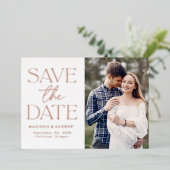Rose Gold Moderne Typografie Foto Save the Date Folieneinladung (Stehend vorne)
