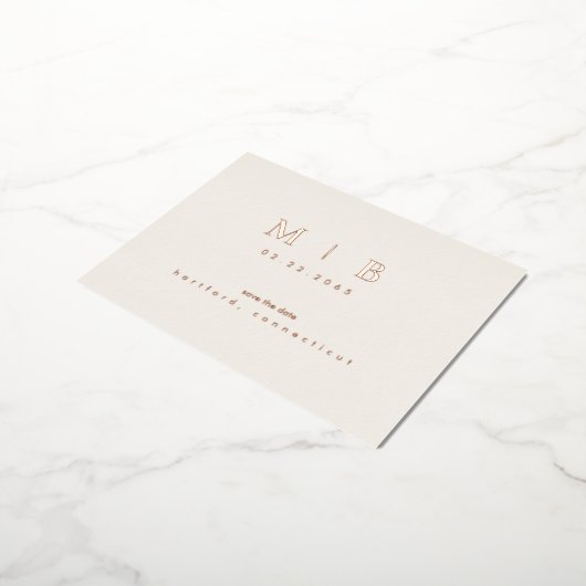 Rose Gold Monogram Wedding Save the Date Folie Einladungspostkarte (Gedreht)
