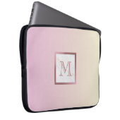 Rose Gold Monogramm Marmor Rosa Vanilla Gradient Laptopschutzhülle (Vorne Rechts)