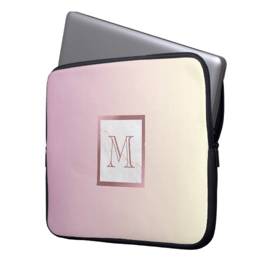 Rose Gold Monogramm Marmor Rosa Vanilla Gradient Laptopschutzhülle (Vorderseite Links)