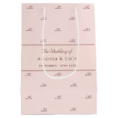 Rose Gold monogramm Paar Initialen Hochzeitsskript Mittlere Geschenktüte (Rückseite)