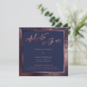 Rose Gold & Navy Blauer Marmor feiert mit uns Einladung (Stehend Vorderseite)