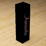 Rose Gold personalisiert Weinbox<br><div class="desc">Einfache, elegante Weinkisten mit angesagter Rose Gold Typografie, die mit Ihrem Namen individuell gestaltet werden kann.</div>