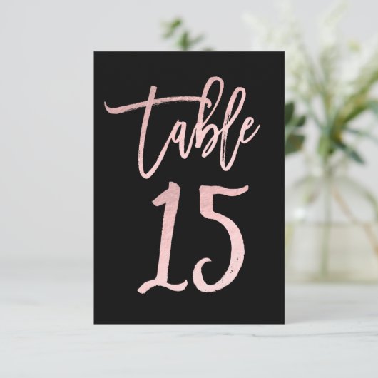 Rose Gold Pink Foil Moderne Script Tischnummer 15 (Stehend Vorderseite)
