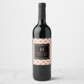 Rose Gold Polka Dot Mit Monogramm Hochzeitweiliges Weinetikett (Vorderseite)