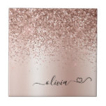 Rose Gold - Rosa Rosa Glitzer Metal Monogramm Name Fliese<br><div class="desc">Rose Gold - Pinselpinke Imitate Folien Glitzer aus metallischem Sparkel mit Monogramm-Name und Anfangsziegel der Keramik mit kursivem Namen und Herz. Das macht den perfekten 16 Geburtstag,  Hochzeit,  Brautparty,  Jubiläum,  Babydusche oder Junggeselinnen-Abschied Geschenk für jemanden,  der Lieben glamourösen Luxus und schicke Stile.</div>