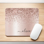 Rose Gold - Rosa Rosa Glitzer Metal Monogramm Name Mousepad<br><div class="desc">Rose Gold - Schwarz rosa Imitate Foil Metallic Sparkle Glitzer gebürstete Metal Monogram Name und Initial Mousepad (Mauspad). Das macht den perfekten 16 Geburtstag,  Hochzeit,  Brautparty,  Jubiläum,  Babydusche oder Junggeselinnen-Abschied Geschenk für jemanden,  der Lieben glamourösen Luxus und schicke Stile.</div>