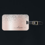Rose Gold - Rosa Rosa Glitzer Silber Monogramm Gepäckanhänger<br><div class="desc">Rose Gold - Rosa- und Silberne Imitate Foil metallic sparkle Glitzer gebürstete Metal Monogram Name und Initial Bag oder Gepäckmarke. Das macht den perfekten 16 Geburtstag,  Hochzeit,  Brautparty,  Jubiläum,  Babydusche oder Junggeselinnen-Abschied Geschenk für jemanden,  der Lieben glamourösen Luxus und schicke Stile.</div>