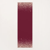 Rose Gold Roush Pink Glitzer Burgundy Monogramm Yogamatte (Rückseite)