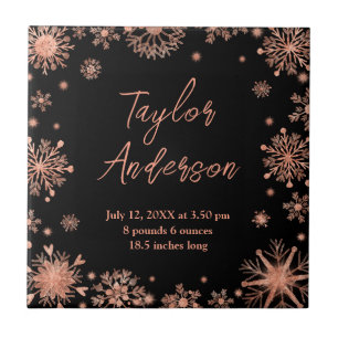 Rose-Gold-Schneeflocken auf schwarzen Geburtsstadi Fliese