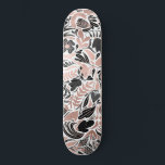 Rose Gold Schwarz Floral Leaf Illustration Muster Skateboard<br><div class="desc">Dieses elegante und moderne Muster ist perfekt für die stilvolle und trendige Frau. Es verfügt über eine Imitat gedruckte Rose Goldfolie, schwarze, graue und weiße handgezeichnet Blume und Blatt-Illustrationsmuster. Es handelt sich um ein elegantes, hübsches, einzigartiges und luxuriöses Design. Ideal für die elegante und elegante Dame. Alle Blüten und Blätter...</div>