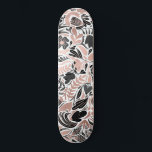 Rose Gold Schwarz Floral Leaf Illustration Muster Skateboard<br><div class="desc">Dieses elegante und moderne Muster ist perfekt für die stilvolle und trendige Frau. Es verfügt über eine Imitat gedruckte Rose Goldfolie, schwarze, graue und weiße handgezeichnet Blume und Blatt-Illustrationsmuster. Es handelt sich um ein elegantes, hübsches, einzigartiges und luxuriöses Design. Ideal für die elegante und elegante Dame. Alle Blüten und Blätter...</div>