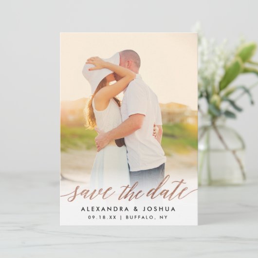 Rose Gold Script Foto Save the Date in Imitate Foi (Stehend Vorderseite)