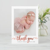 Rose Gold Script Minimalistisch Baby Foto Vielen D Dankeskarte (Stehend Vorderseite)