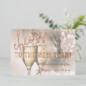 Rose Gold Script Neujahrsfeier Einladung (Stehend vorne)