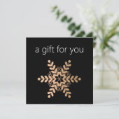 Rose Gold Snowflake Holiday Geschenkgutschein (Stehend Vorderseite)