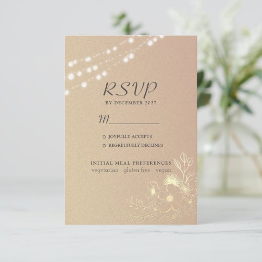 Rose Gold String Lights Hochzeit RSVP Card (Stehend Vorderseite)
