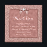 Rose Gold & Stylish Glitzer Wedding Magnet<br><div class="desc">Eleganter, funkelnd, romantischer Gastgeschenk Hochzeit-Magnet mit einer romantischen Rose Goldbug mit einem Kristall-Juwelendiamanten auf einem schönen goldfarbenen Rahmen in der Rose, der Ihre Veranstaltungsdetails umgibt, und einem hübschen Hintergrund glänzender Rose Gold Glitzer. Dieses Beispiel ist für einen Hochzeitsempfang, aber für jede Veranstaltung geeignet. Der gesamte Text ist vollständig an Ihre...</div>