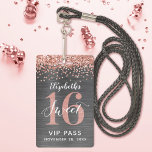 Rose Gold Sweet 16 Geburtstag VIP-Abzeichen Ausweis<br><div class="desc">Eine clevere Art, Ihre Gäste zu Ihrer süßen 16 Geburtstagsparty einzuladen. Diese Rose goldfarben süßen 16 VIP Pass Abzeichen Einladungen werden sicher Ihre Gäste beeindrucken. Das Design besticht durch eine Imitat-Rose aus goldgebürstetem Metall mit silberfarbenem Glitter und einen modernen handgeschriebenen Schriftart. Personalisieren Sie die Vorder- und Rückseite dieser Vorlage für...</div>