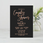 Rose Gold Typografie Couple's Dusche Einladung (Stehend Vorderseite)