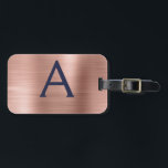 Rose Gold und Navy Blue BrushMetal Monogram Gepäckanhänger<br><div class="desc">Rose Gold - Rosa Rosa und Navy Blau gebürstete Metallfolie Monogram Name und erste Gepäckmarke. Diese Taschenmarke ist ideal für Zurück in die Schule,  Arbeit oder Reisen.</div>
